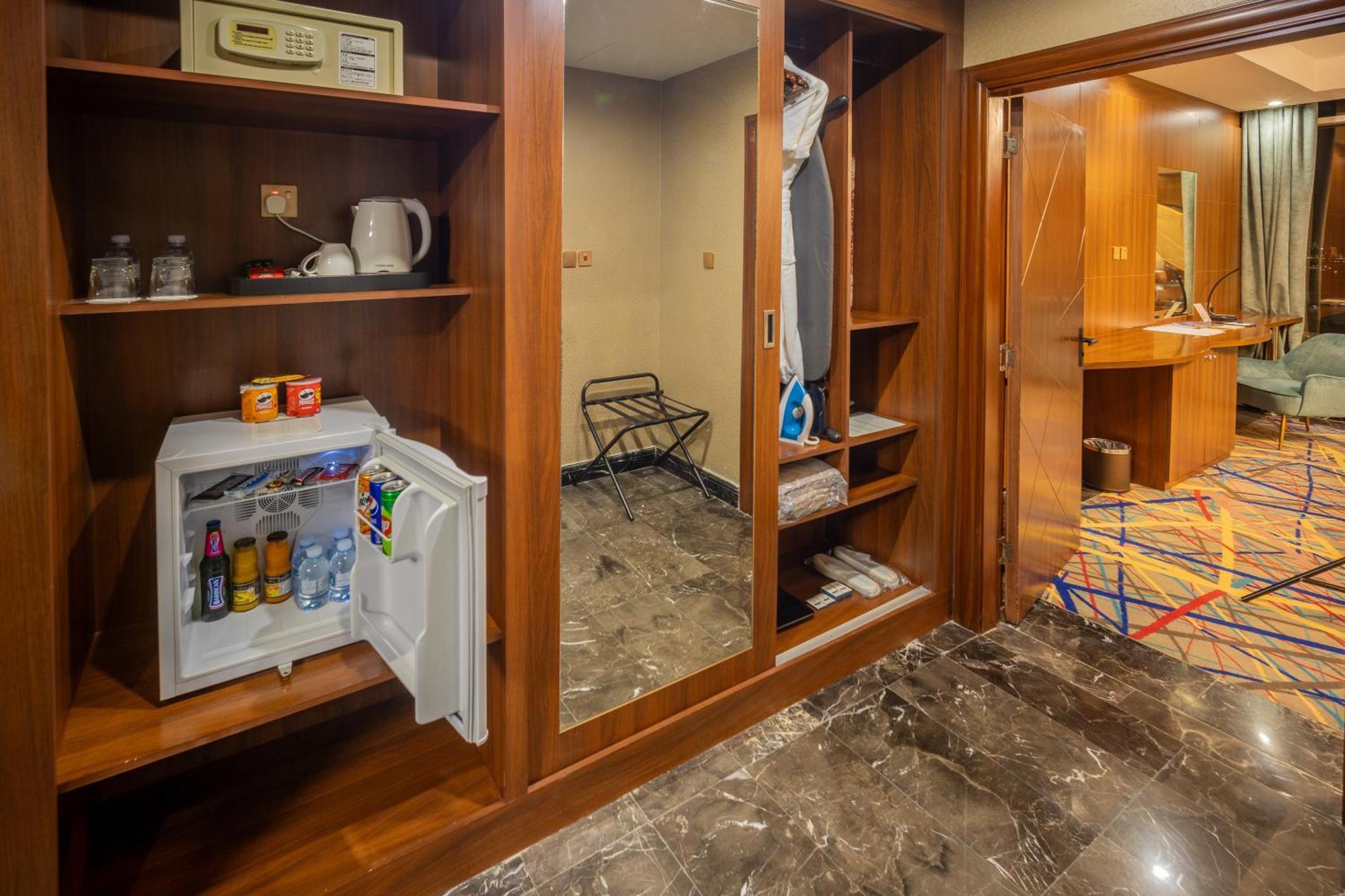 Donatello Jeddah Hotel Экстерьер фото